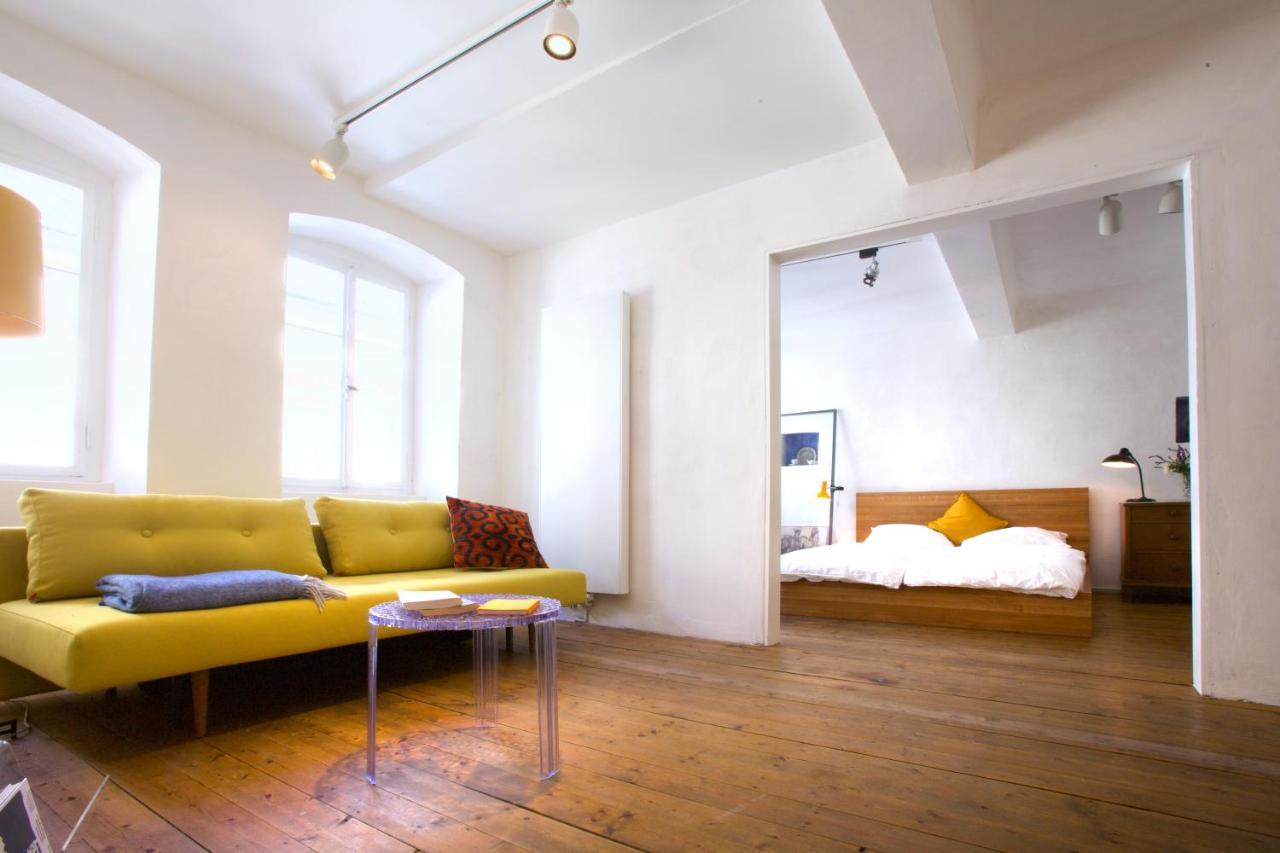 Boutique-Ferienwohnung Im Alten Weinhaus Moser Grünstadt Esterno foto